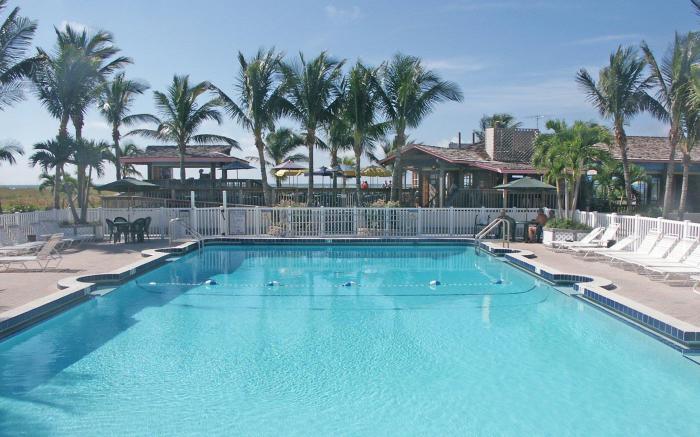 Beachcomber Beach Resort & Hotel