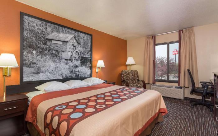 Super 8 By Wyndham Germantown/Milwaukee