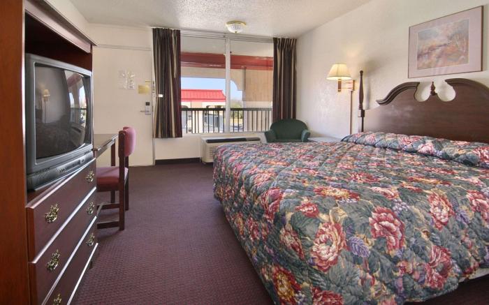 Super 8 By Wyndham Oklahoma Fairgrounds