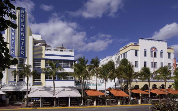 Hotel Breakwater South Beach