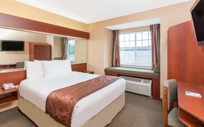 Microtel Inn & Suites by Wyndham Rogers