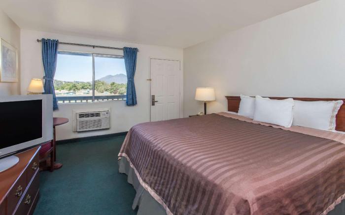 Travelodge by Wyndham Clearlake