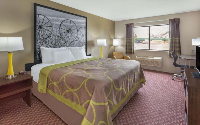 Super 8 By Wyndham Hebron Lowell Area