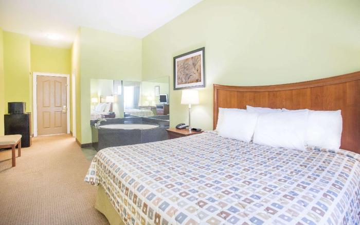 Days Inn & Suites by Wyndham Swainsboro