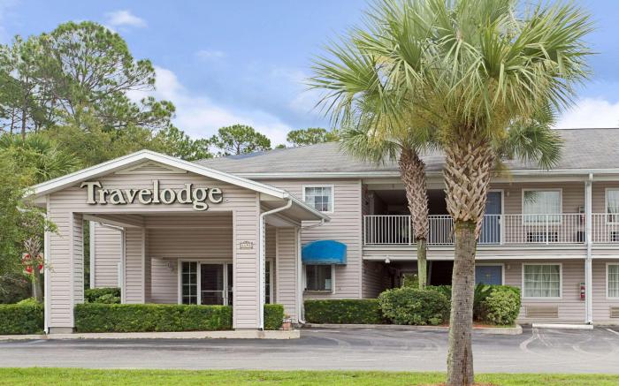 Travelodge Suites by Wyndham MacClenny