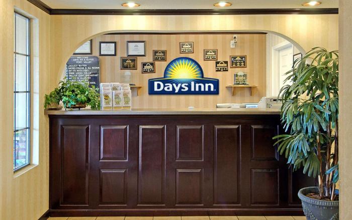 Days Inn & Suites by Wyndham Fort Valley