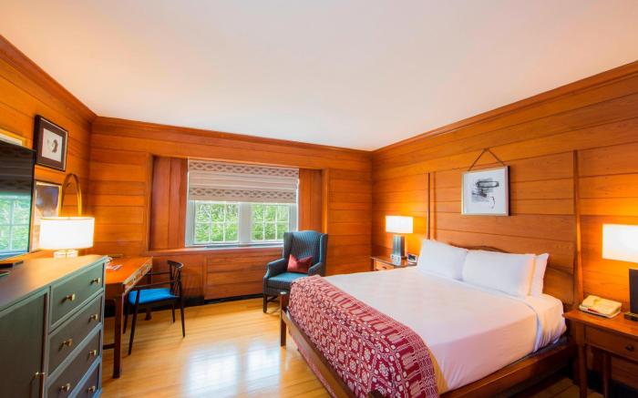 Williamsburg Lodge, Autograph Collection