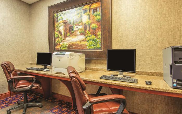 La Quinta Inn & Suites by Wyndham Oklahoma City - Moore