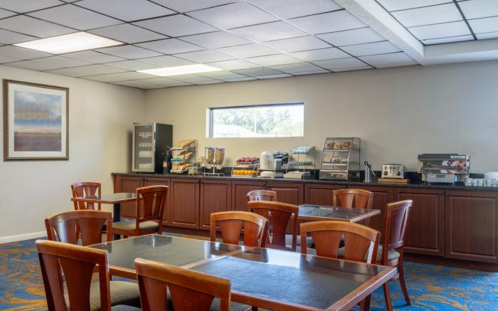 Hotel South Tampa & Suites