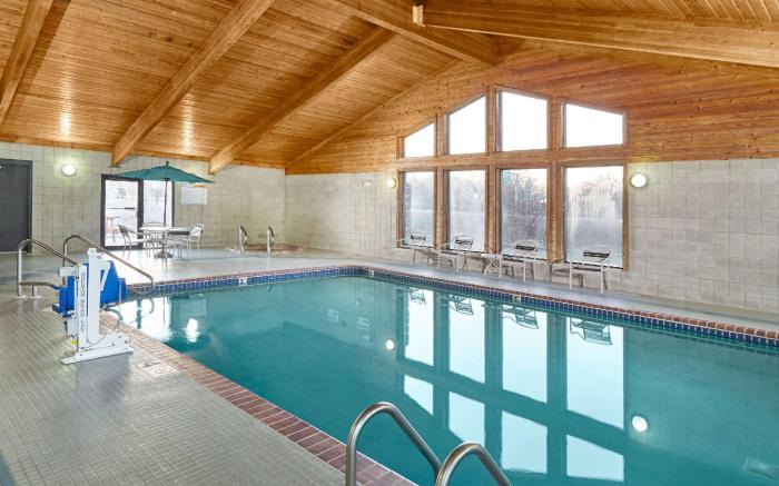 AmericInn by Wyndham Burlington