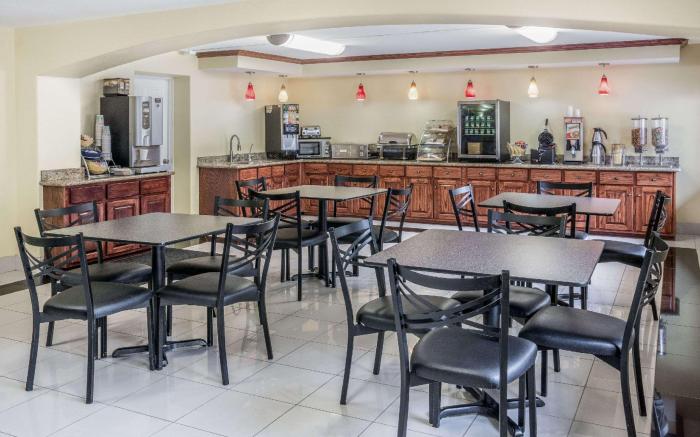 Days Inn by Wyndham Houston