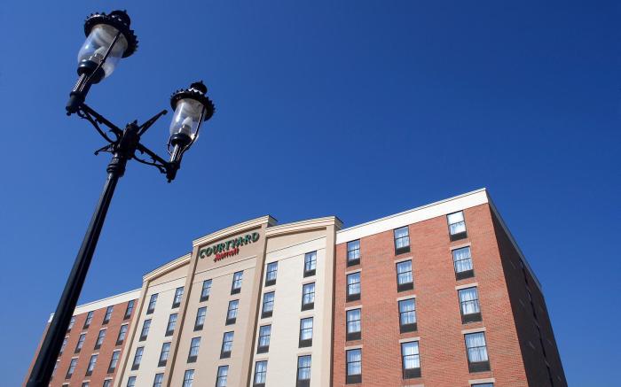 Courtyard by Marriott Hamilton