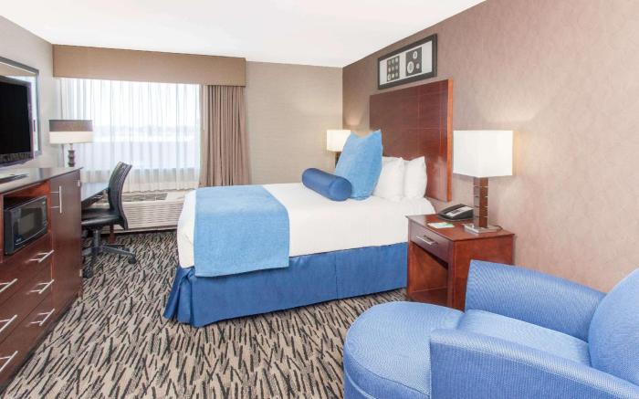Wyndham Garden Elk Grove Village - O'Hare