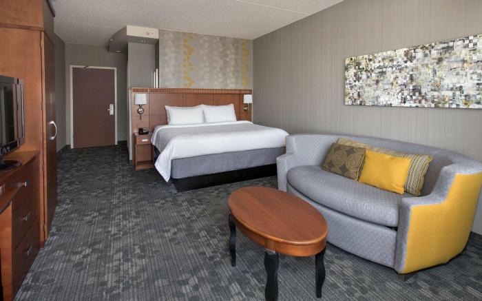 Courtyard by Marriott Republic Airport Long Island/Farmingdale