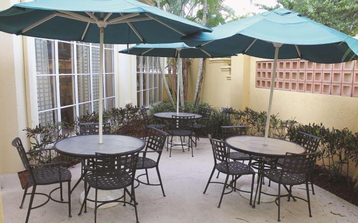 La Quinta Inn & Suites by Wyndham Ft. Lauderdale Plantation
