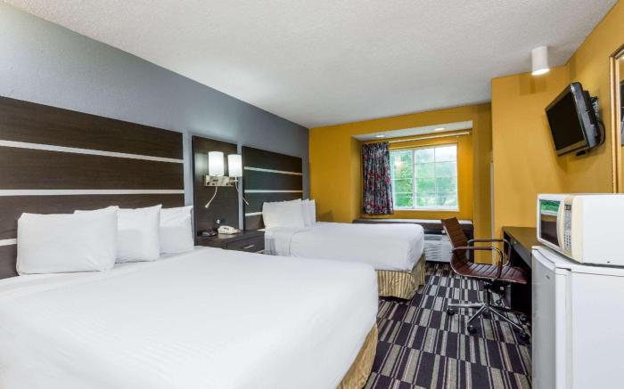 Microtel Inn & Suites by Wyndham Riverside