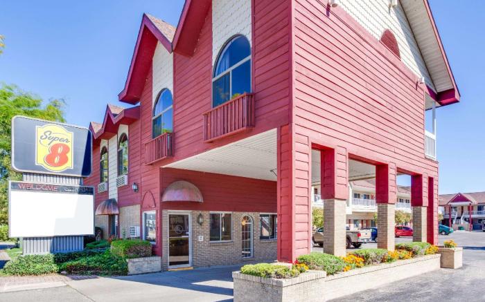 Super 8 By Wyndham Mackinaw City/Beachfront Area