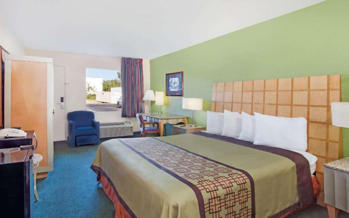 Days Inn by Wyndham Greeneville