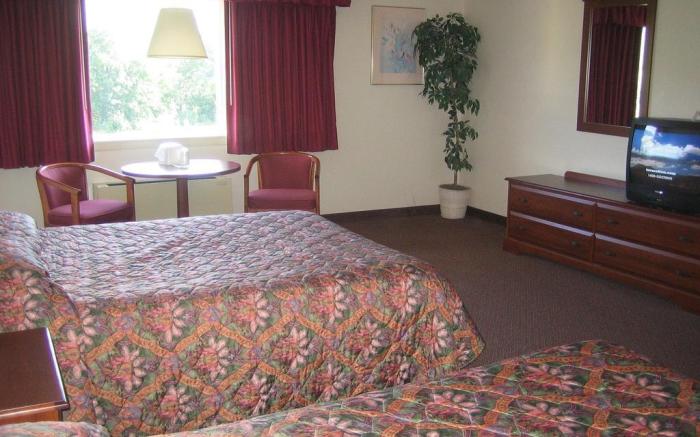 Town & Country Inn & Resort