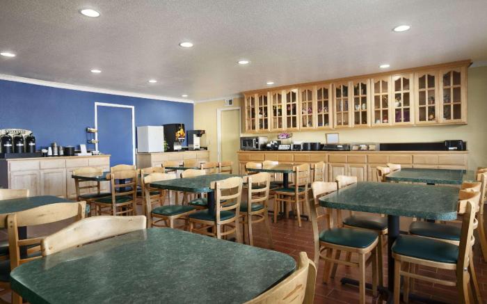 Days Inn by Wyndham Gilroy