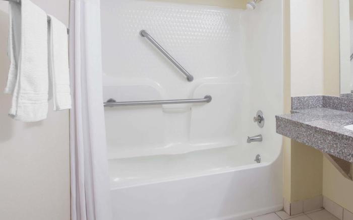 Days Inn by Wyndham Dublin GA