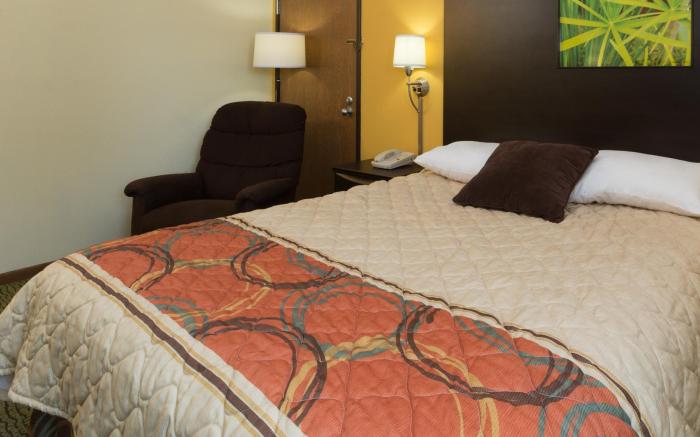 Super 8 By Wyndham Perry Ia