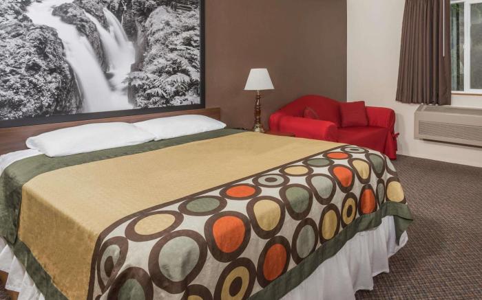 Super 8 By Wyndham Shelton