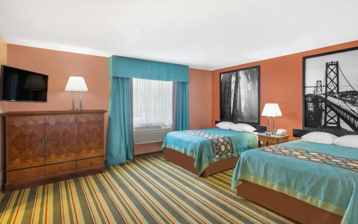 Super 8 By Wyndham Chico