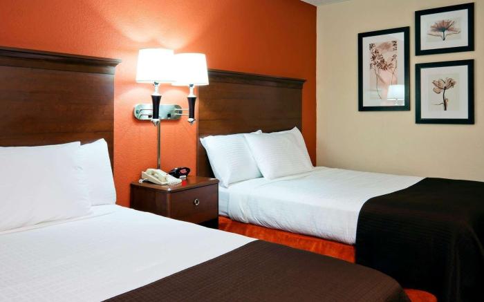 AmericInn by Wyndham Manitowoc