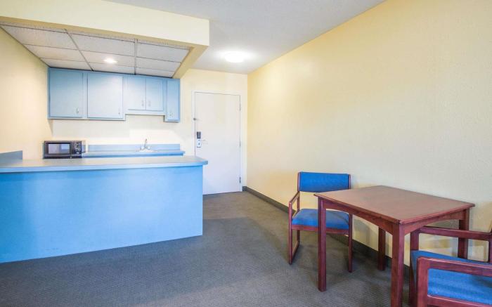 Days Inn by Wyndham Milan Sandusky South