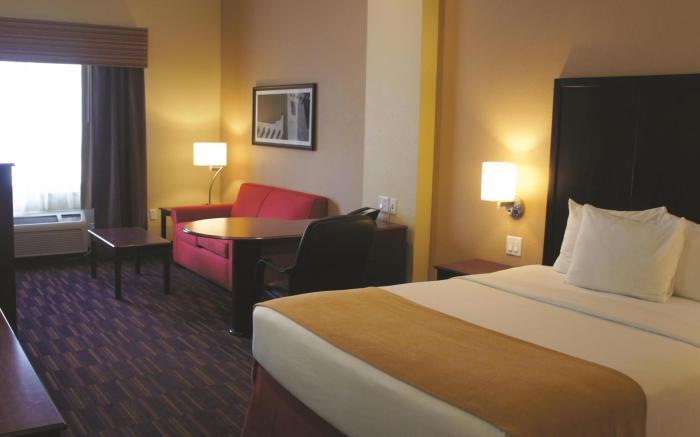 La Quinta Inn & Suites by Wyndham Albuquerque Midtown