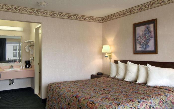 Days Inn by Wyndham Jonesboro AR