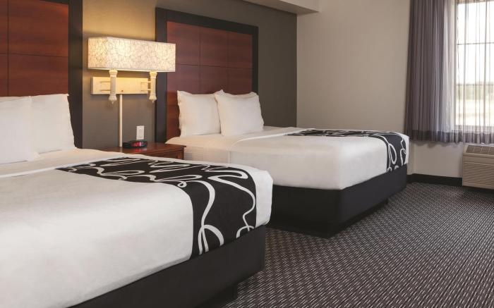 La Quinta Inn & Suites by Wyndham Dallas North Central