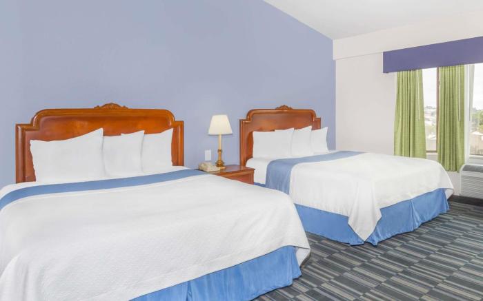 Days Inn by Wyndham Monterey Downtown