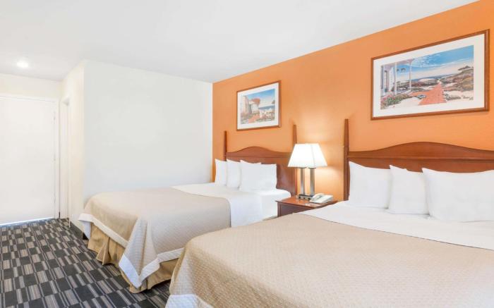 Days Inn by Wyndham Monterey Downtown