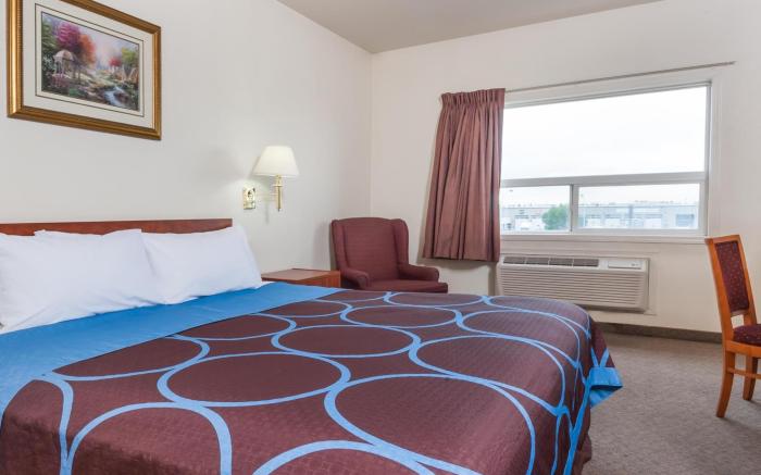 Super 8 By Wyndham Edmonton/West