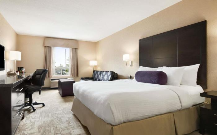 Days Inn by Wyndham Calgary Airport