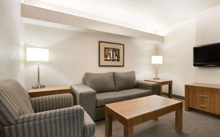 Days Inn by Wyndham Calgary Airport