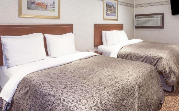 Knights Inn - Kingston ON