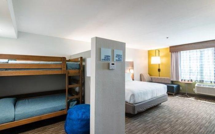 Holiday Inn Express Camarillo By IHG