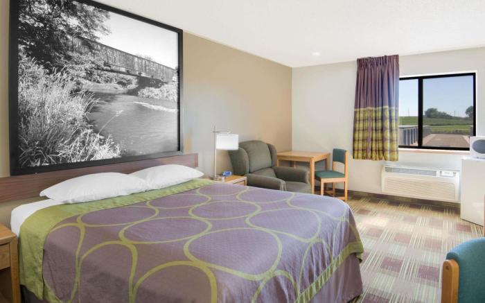 Super 8 By Wyndham Toledo