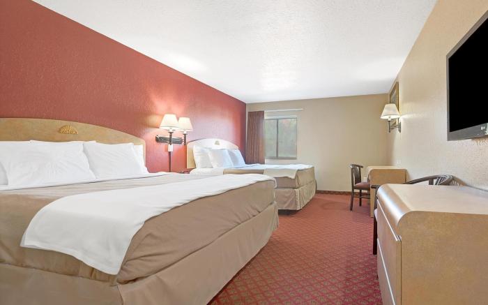 Days Inn & Suites by Wyndham Niagara Falls/Buffalo