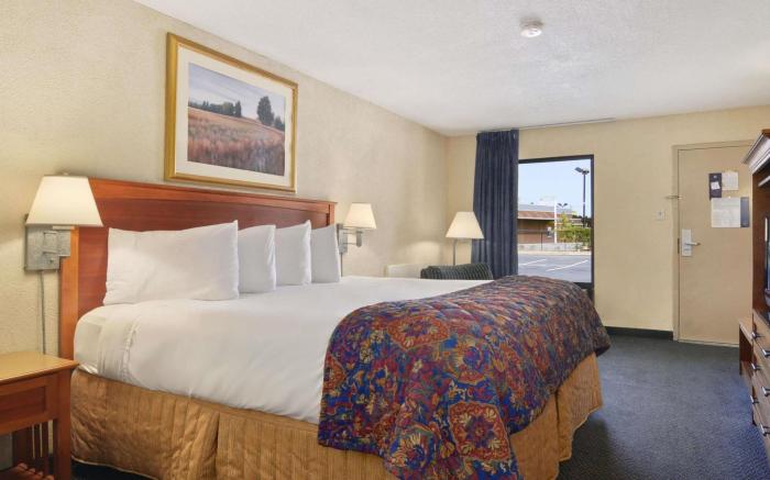 Baymont by Wyndham Macon I-75