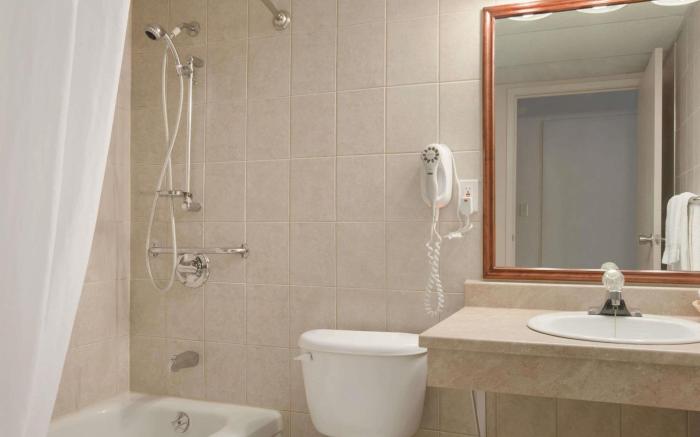 Travelodge by Wyndham Cambridge - Waterloo