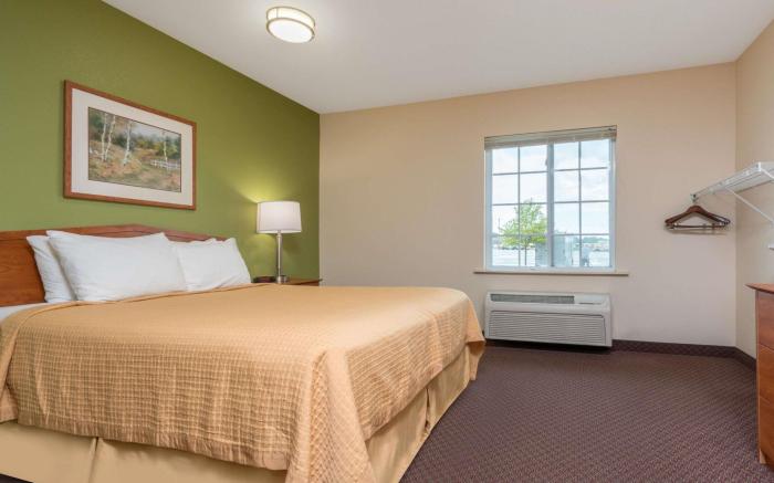 Days Inn & Suites by Wyndham Rochester South