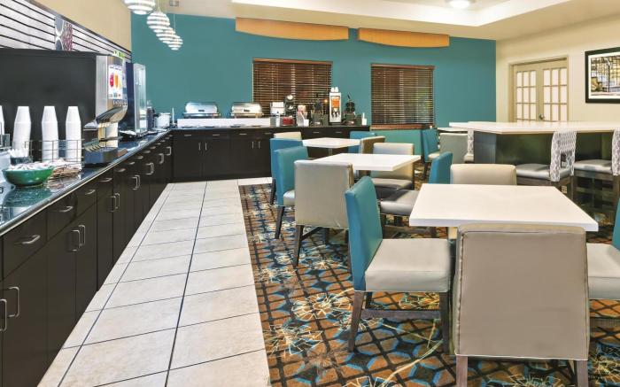 La Quinta Inn & Suites by Wyndham San Antonio N Stone Oak