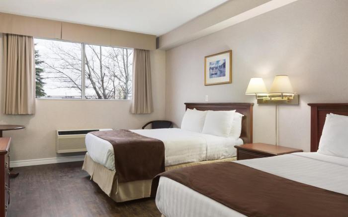 Days Inn by Wyndham Brockville