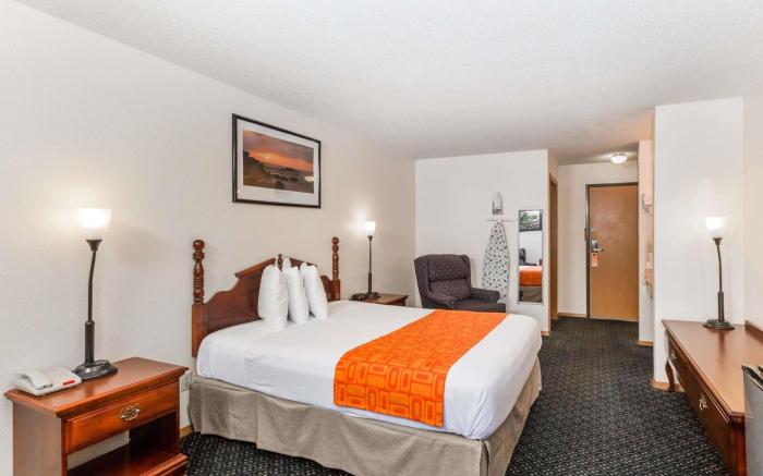 Howard Johnson by Wyndham Wichita Airport
