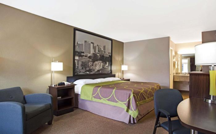 Super 8 By Wyndham Oklahoma/Frontier City