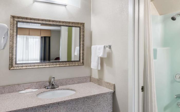 Super 8 By Wyndham Bangor
